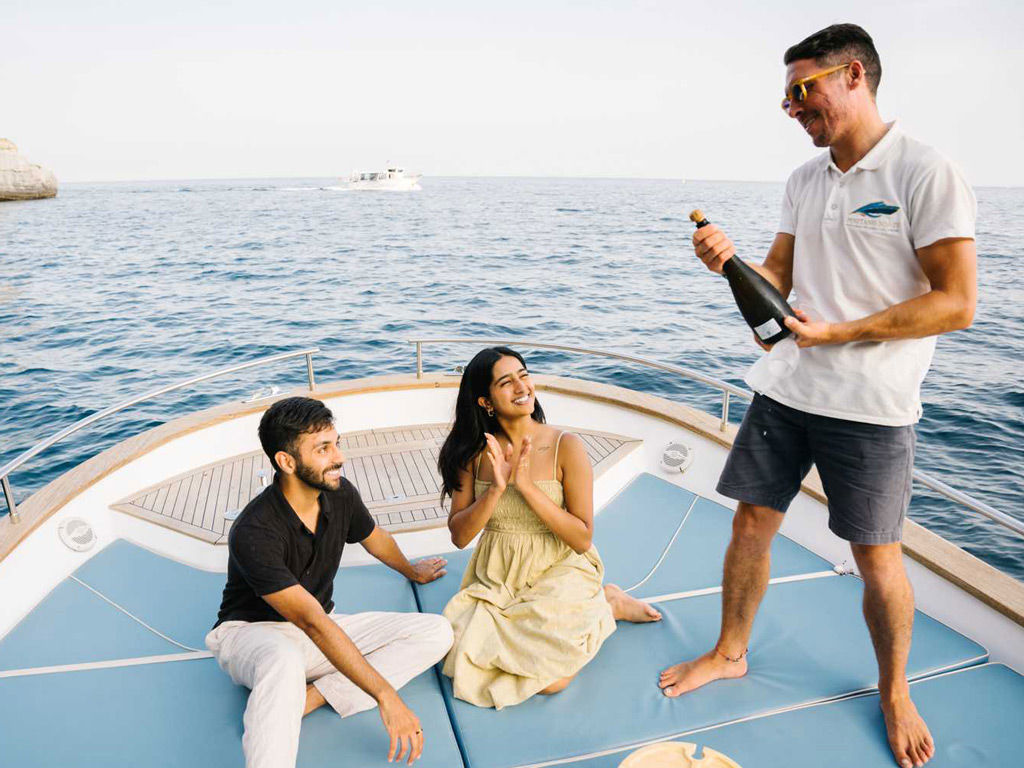 private-boat-tour-amalfi-coast-toast-prosecco