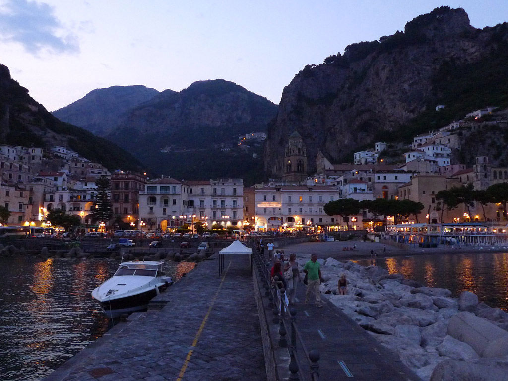 amalfi-boat-tour-amalfi-dock-darsena