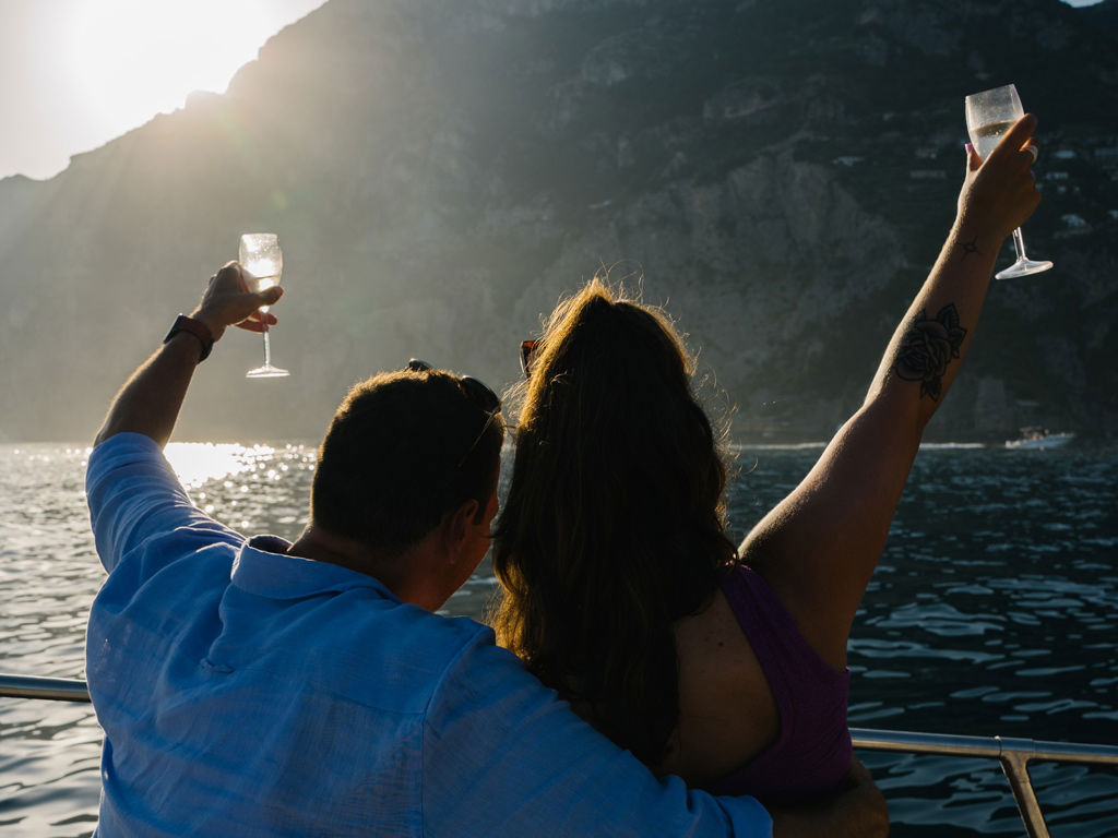 amalfi-boat-tour-boat-deck-prosecco