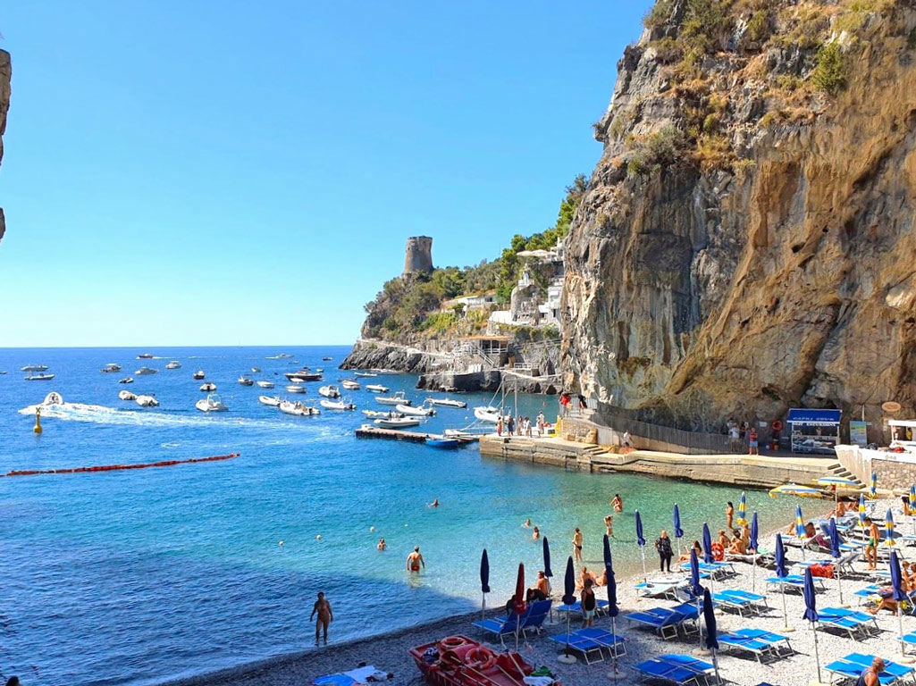 boat-tour-amalfi-coast-coastline-view.jpg