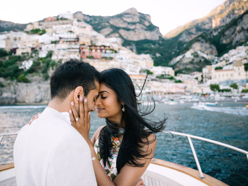 boat-tours-amalfi-coast-honeymoon-couple-embrace