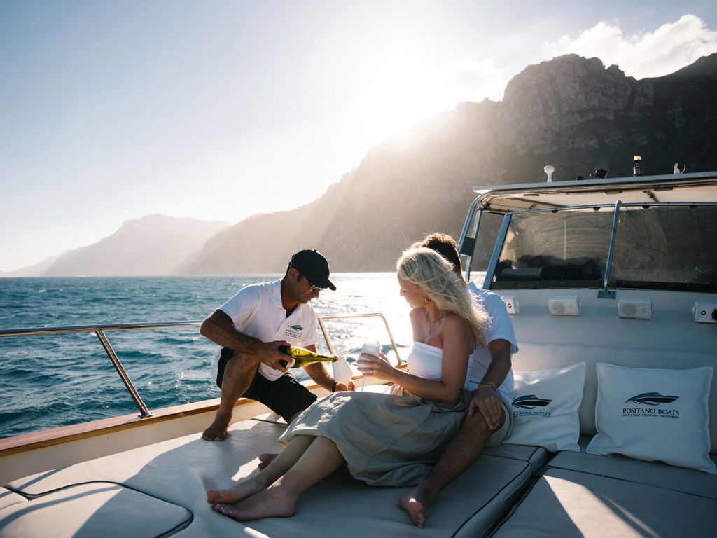 boat-tours-amalfi-coast-honeymoon-couple-portrait