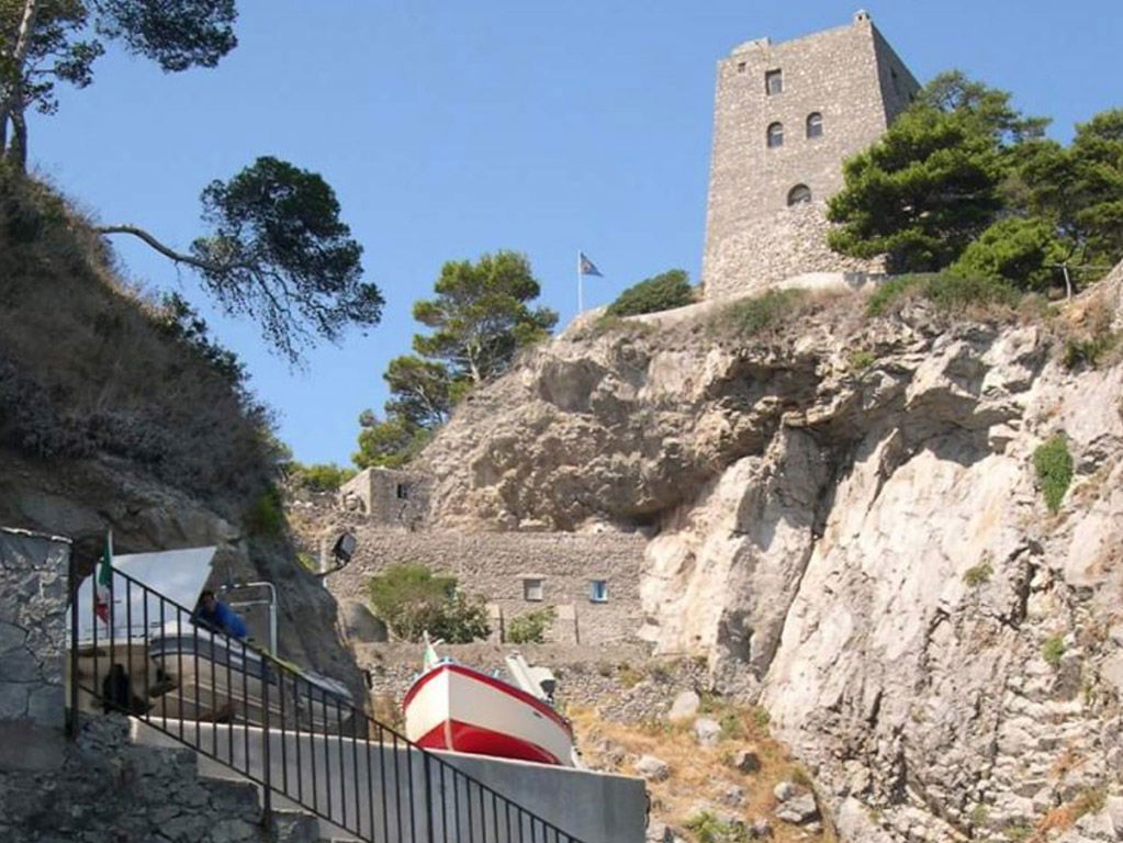 private-boat-tours-amalfi-coast-li-galli-islands