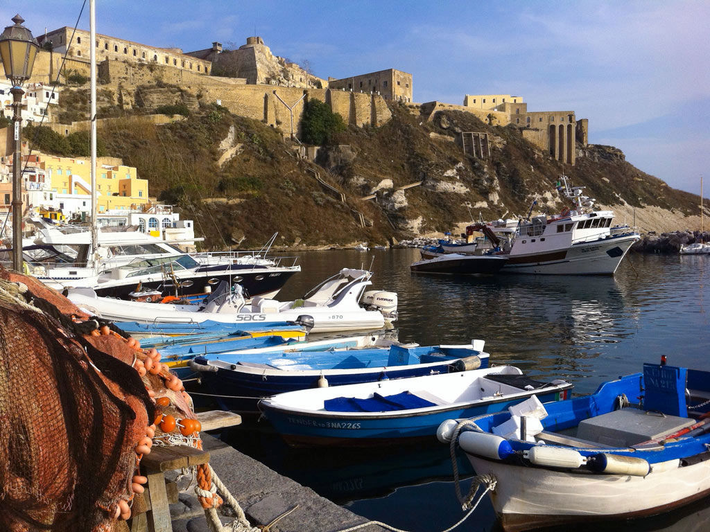 procida-island-italy-harbor-boats