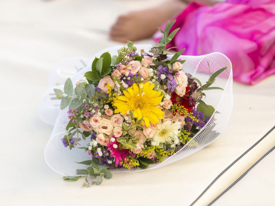 amalfi-boat-tour-flowers