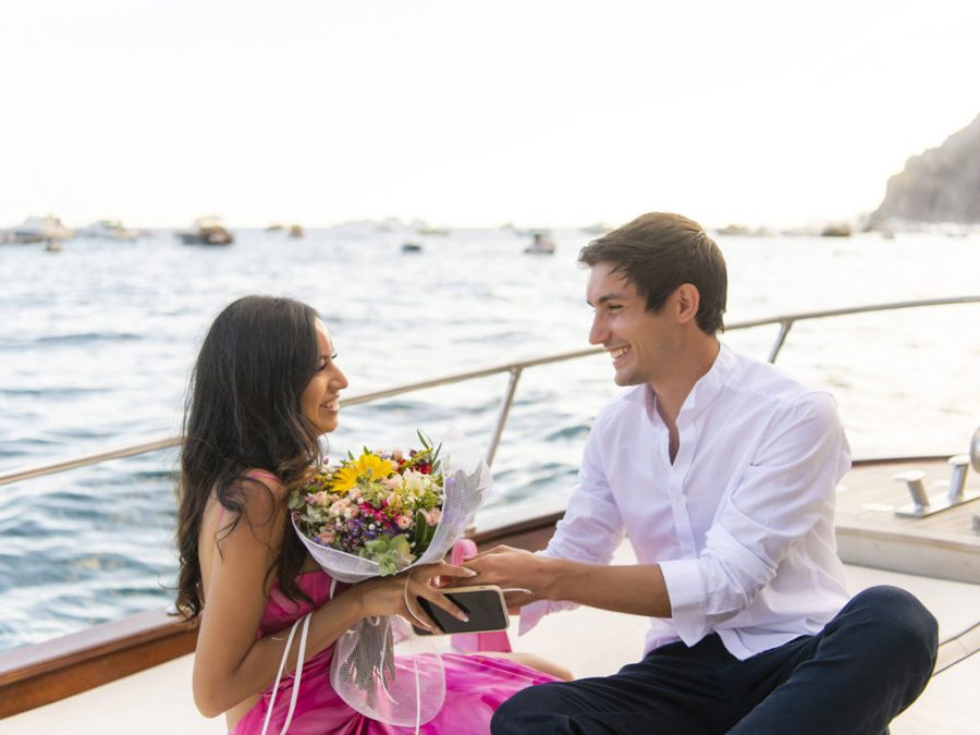 amalfi-boat-tour-guests-celebrating