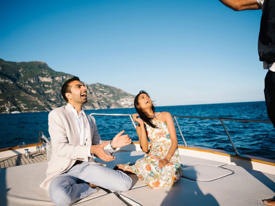 amalfi-boat-tour-open-sea-couple