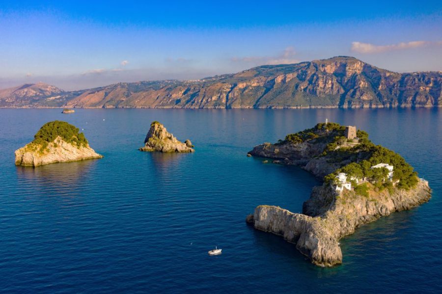 amalfi-coast-from-sorrento-li-galli