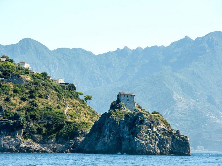 boat-tour-amalfi-coast-defensive-tower-on-the-amalfi-coast