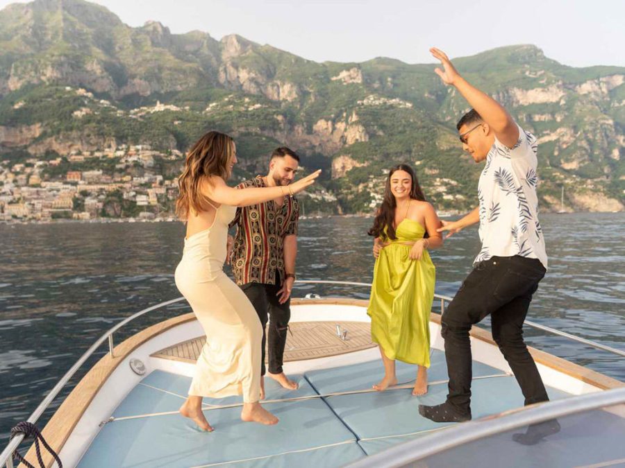 private-boat-tour-amalfi-coast-guests-sunset